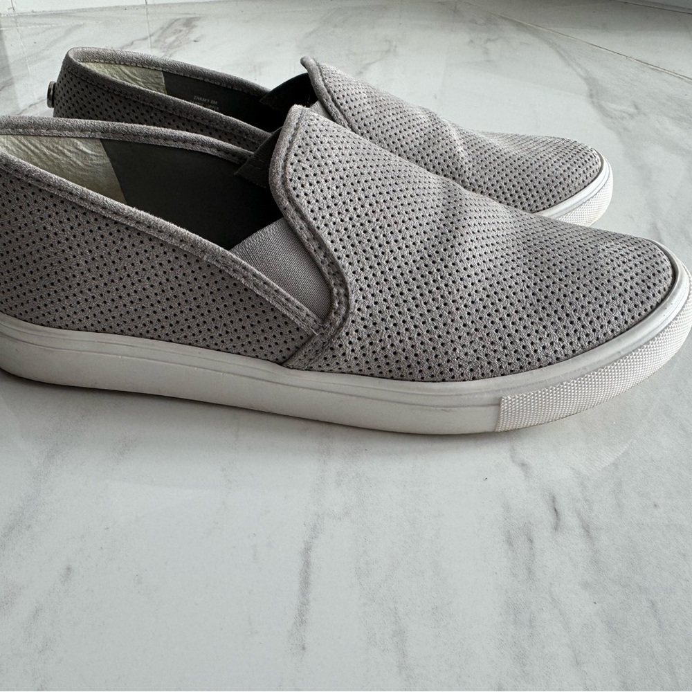 Slip on - Picture 2 of 4